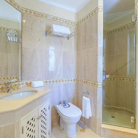 Apartament Encosta Do Lago 65 *